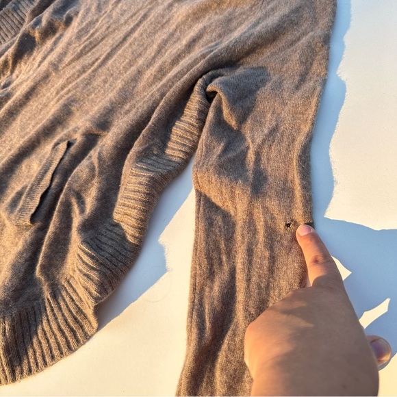 Saks Fifth Avenue Cashmere Tan Sweater, Kangaroo Pocket, Large, See Description - Picture 5 of 8